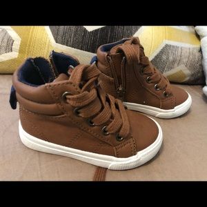 Cat and Jack boys high tops size 5